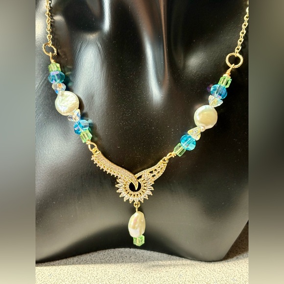 Elegant Gold and genuine Biwa pearl/Swarovski crystal blue and Green Necklace - Picture 2 of 15